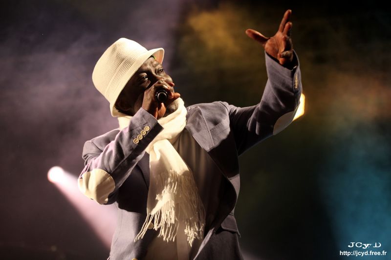 S JCyD 046868-Rod Taylor & Positive Roots Band