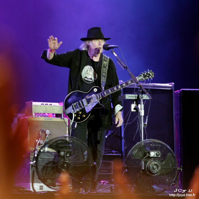 S JCyD 060656-Neil Young & Crazy Horse